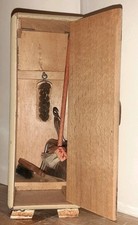 alter Schrank Puppenhaus