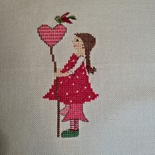 Herzmädchen 2 Stickbild