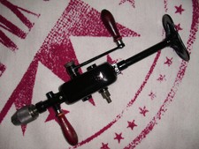 Alte antike gut erhaltene 2-Gang Handbohrmaschine für manuelles Bohren o. Strom