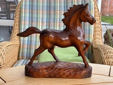 Altes geschnitztes Holzpferd