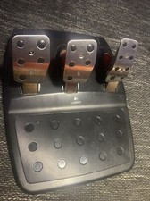 Logitech G27 Racing Wheel, Pedale und Schaltung