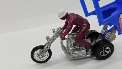 Hot wheels rrrumblers redliner - hot,