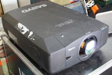 *Sanyo PLC-XF46*LCD Beamer Projektor 12000Lumen HELL(CHRISTIE LX120/Eiki LC-XT4)
