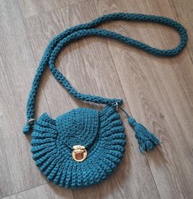 Neu Tasche Muscheltasche Einzelstück Handarbeit Umhängetasche Gehäkelt Trend...