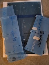 Sammelvitrine für 12 Slotcars 1:32 schwarze Rückwand