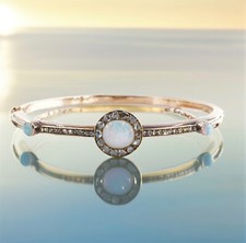 Zeitloser Historismus-Armreif mit Opal – „Opal-Traum“