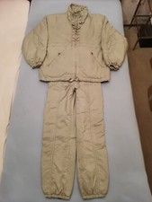 Extravaganter Skianzug