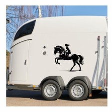 Pferdeanhänger Reiterin