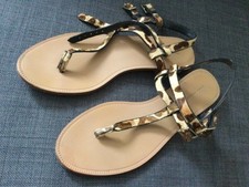 Sandalen Leopardenmuster mit goldenen Verschlüssen Zara Größe 37