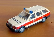 WIKING Berlin West MB 230 TE Notarztwagen, 1:87