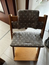 Original Stokke Tripp Trapp, Holz lackiert mit Polsterung In grau mit Sternen