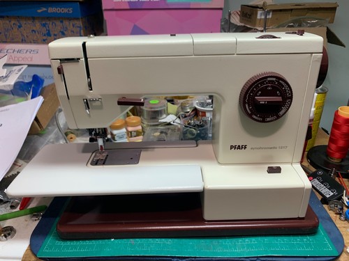 Pfaff 1217 sewing machine