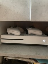 microsoft xbox one s 500gb + 2 Controller + Aufladestation
