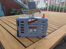 Hot Wheels Power Lift / Garage