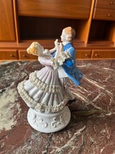 Spieluhr Porzellan Figur