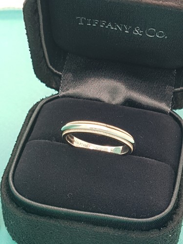 Tiffany 3 mm - &, milgrain