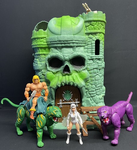 Castle grayskull masters of - castle,