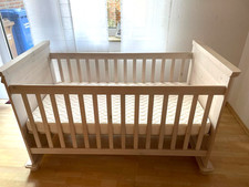 Kinderbett aus Holz inkl