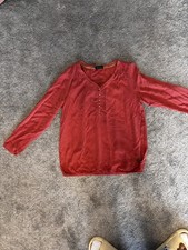 Rotes Langarm-Shirt von Ernstings Family – stylisch & fast wie neu