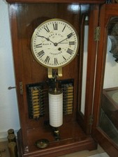 Mutteruhr Präzisionspendeluhr