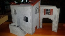 Hausruine aus Keramik gebaut und bemalt für Diorama 1:35
