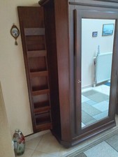 Dielenschrank mit integrierten Schuhschrank 