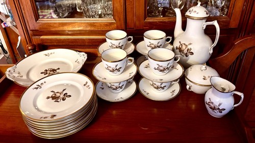 Kaffeeservice und kuchen - und,