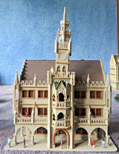 Vollmer 7761 großes Rathaus fertig gebaut Spur N mit Figuren + Licht