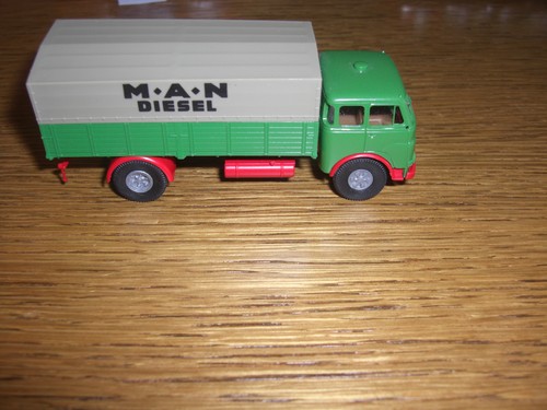 Brekina 87 man pausbacke - 87,