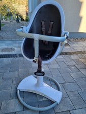 Kinderhochstuhl mit Tisch