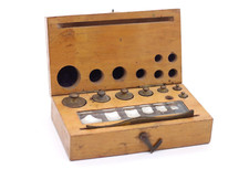 Apothekergewichte Drogerie aus