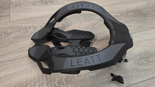 Leatt neck brace xl - 4.5, wie