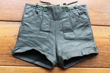 Kurze LatzLederhose aus