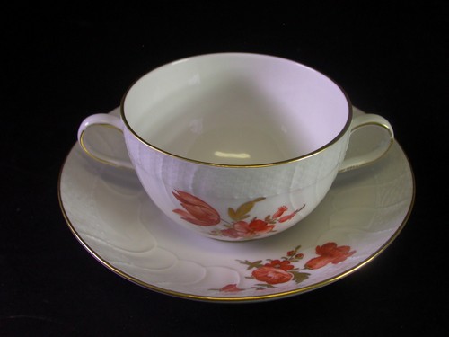 Suppentasse mit untertasse - untertasse,