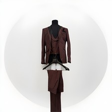 Anzug mit Weste In Dunkel Rot