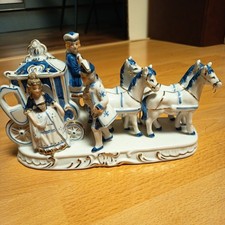 Porzellanfigur Pferdekutsche