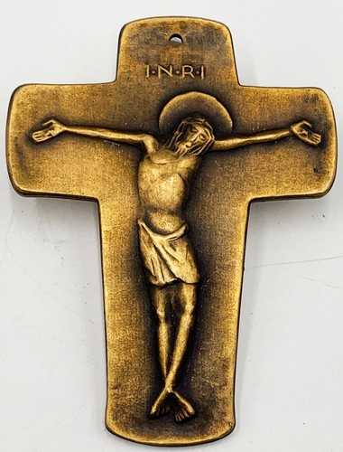 Inri kreuz zur ersten heiligen - ersten,