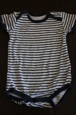 Kurzarmbody Jungen blau/weiß gestreift Gr. 68 Body