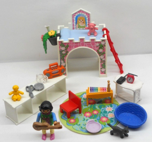 Kind mit kinderzimmer - mit, +