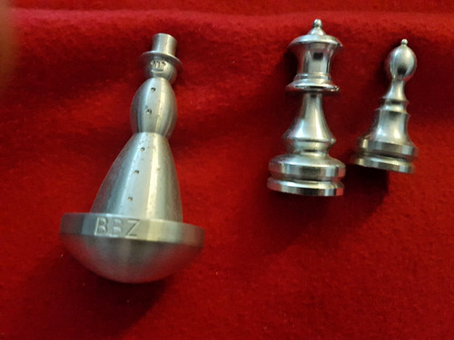 Schachfigur aus aluminium - aus,