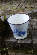 weißer Emaille - Wassereimer mit Holzgriff Garten Deko