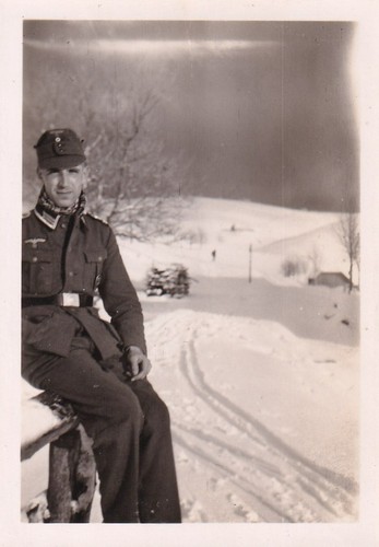 Foto soldat mit - feldmütze,