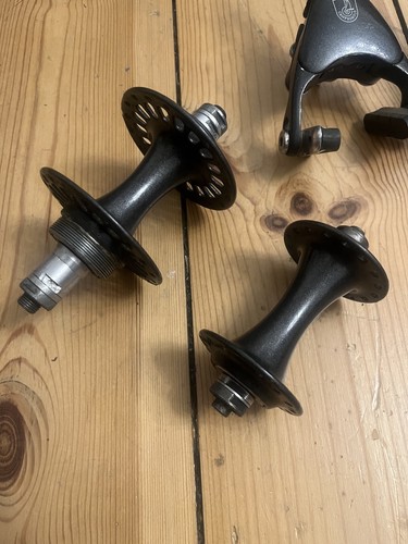 Campagnolo graphite hubs - campagnolo?,