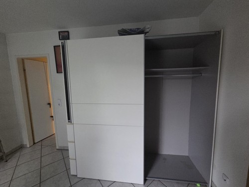 Kleiderschrank mit
