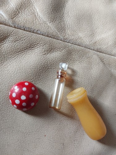 Altes verstecktes glas - altes,