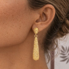 Goldfarbene Statement Ohrringe