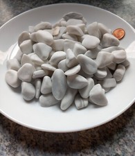 Zierkies Steine weiß Marmor Kiesel 15–25 mm 420 g 300 ml