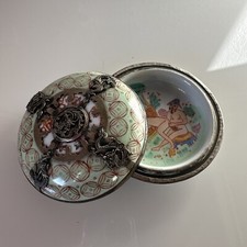 Asiatische Dose mit Deckel