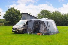 Aufblasbares Auffahrvorzelt