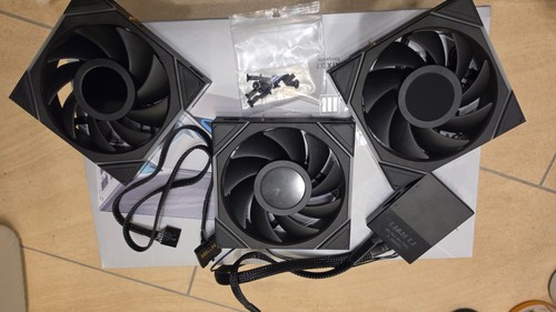 Lian uni fan - lcd, rgb